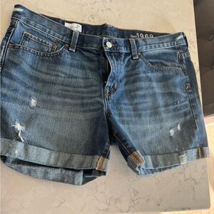 Gap sexy boyfriend shorts size 10/31. Excellent used condition